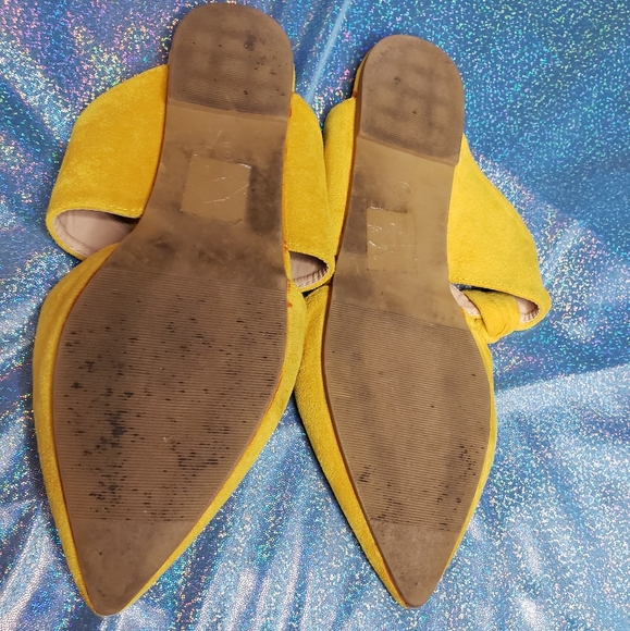 Sandals - Picture 2 of 3